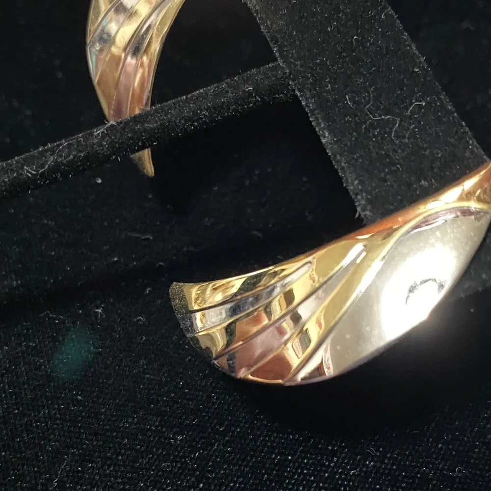 Elegant vintage Gold and Silver Women's pierced Earrings